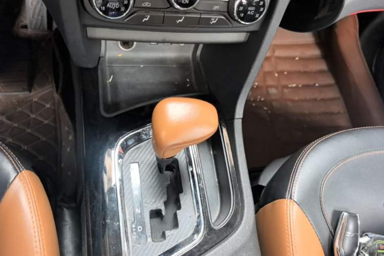Used Soueast DX7 2017 1.5T Automatic Glory Edition Gear Lever
