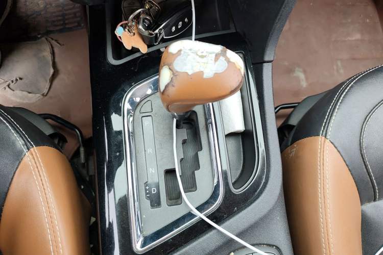 Used Soueast DX7 2017 1.5T Automatic Glory Edition Gear Lever