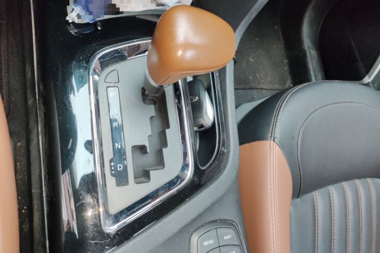 Used Soueast DX7 2017 1.5T Automatic Glory Edition Gear Lever