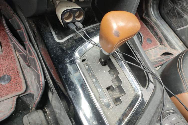 Used Soueast DX7 2017 1.5T Automatic Glory Edition Gear Lever