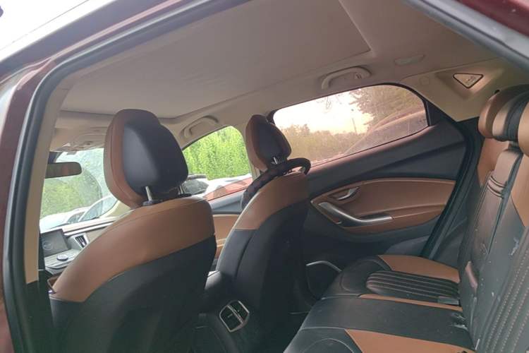 Used Soueast DX7 2017 1.5T Automatic Luxury Model Headliner