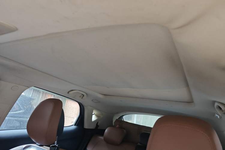 Used Soueast DX7 2017 1.5T Automatic Luxury Model Headliner