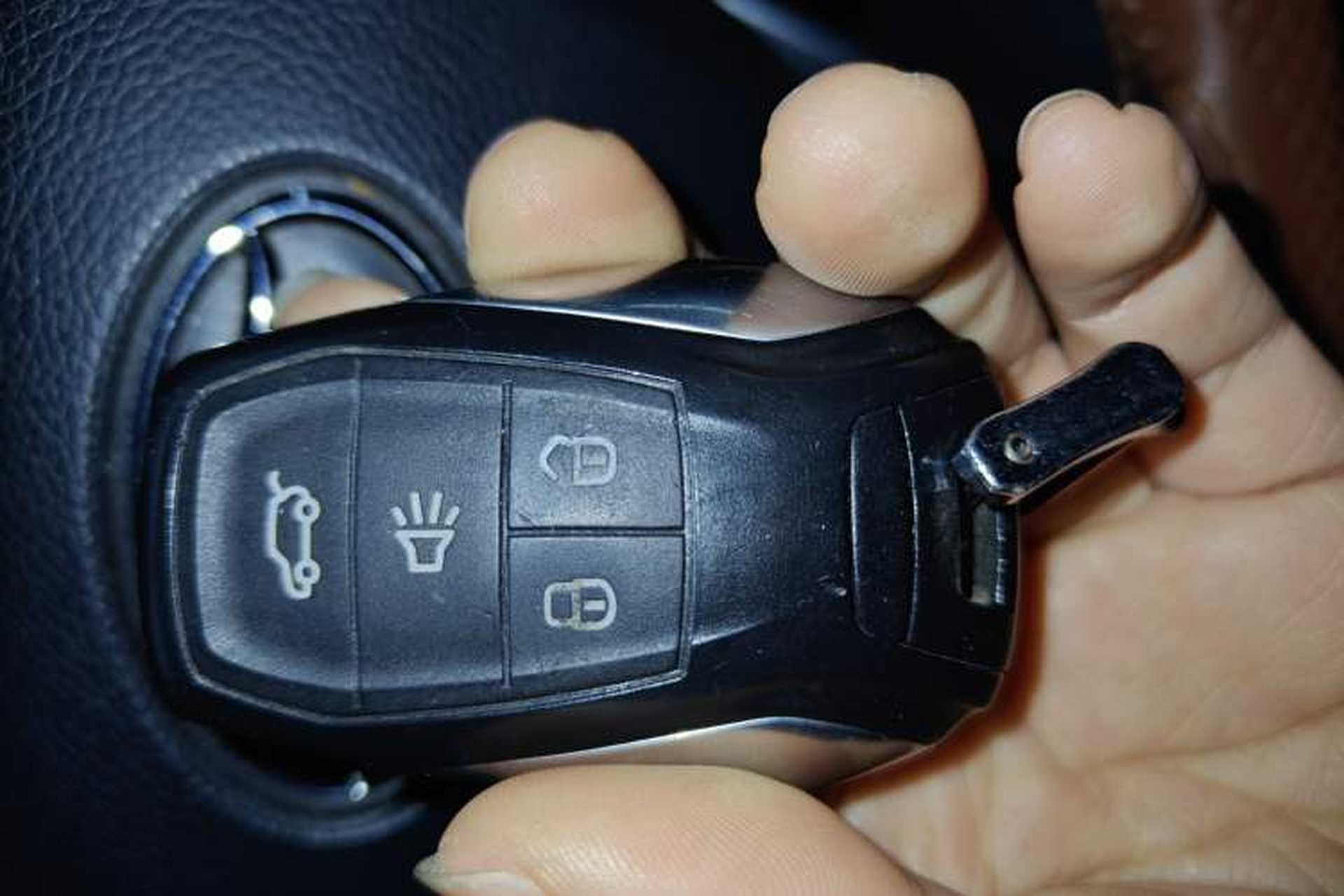 Used Soueast DX7 2017 1.5T Automatic Glory Edition Interior 1
