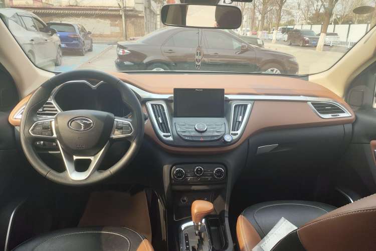 Used Soueast DX7 2017 1.5T Automatic Glory Edition Interior 1