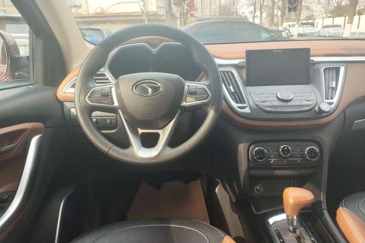 Used Soueast DX7 2017 1.5T Automatic Glory Edition Interior 2