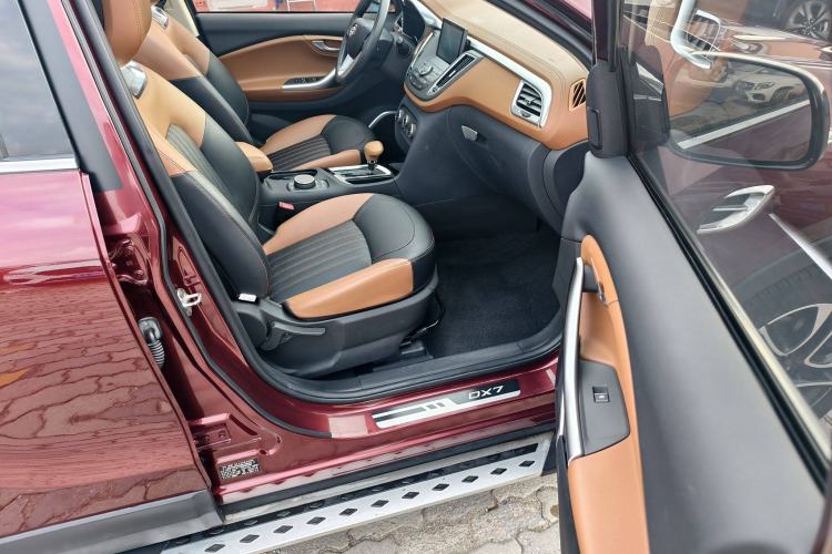 Used Soueast DX7 2017 1.5T Automatic Glory Edition Interior 3
