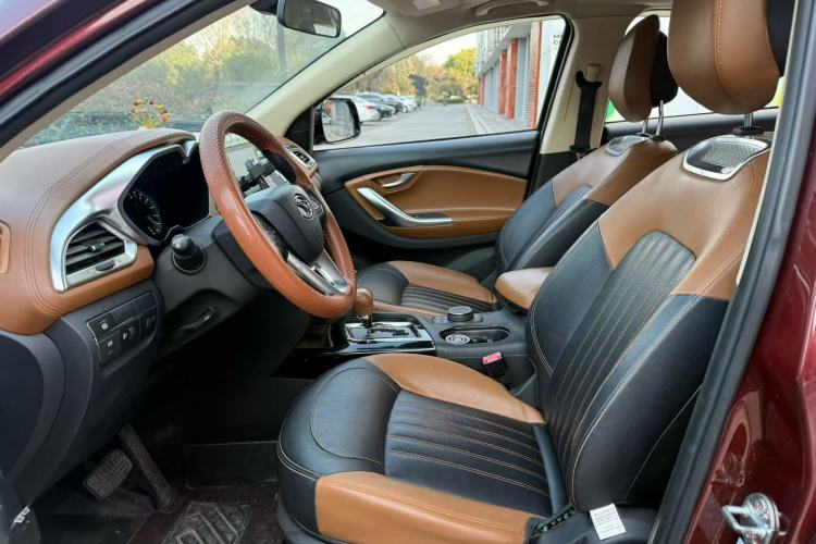Used Soueast DX7 2017 1.5T Automatic Glory Edition Interior 3