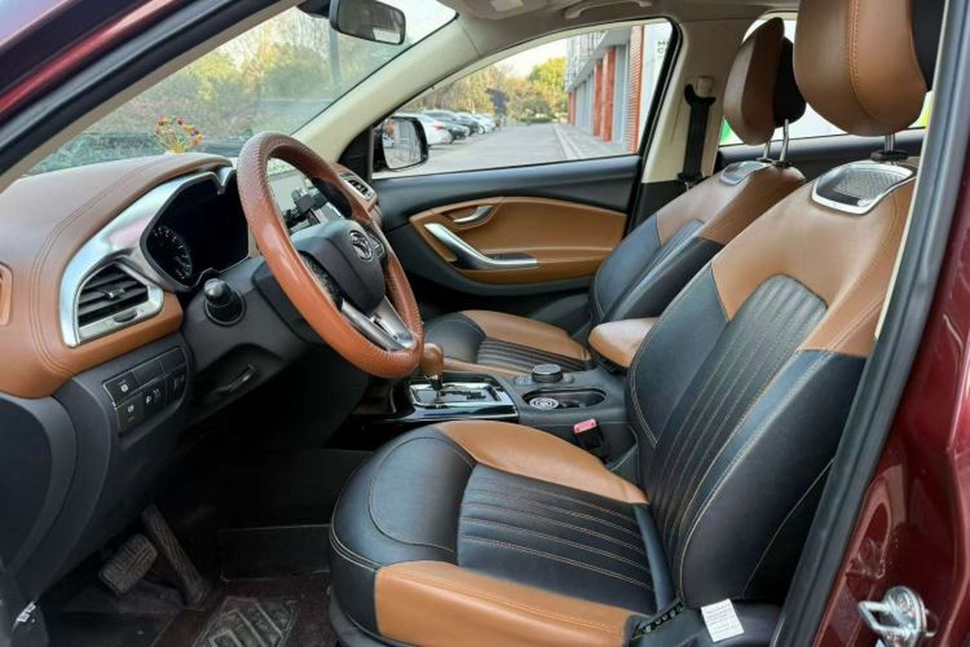 Used Soueast DX7 2017 1.5T Automatic Glory Edition Interior 3