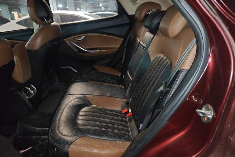 Used Soueast DX7 2017 1.5T Automatic Luxury Model Left Rear Seat