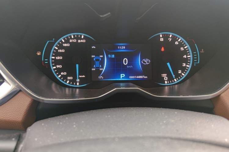 Used Soueast DX7 2017 1.5T Automatic Luxury Model Odometer Close Up