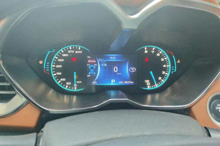 Used Soueast DX7 2017 1.5T Automatic Luxury Model Odometer Close Up