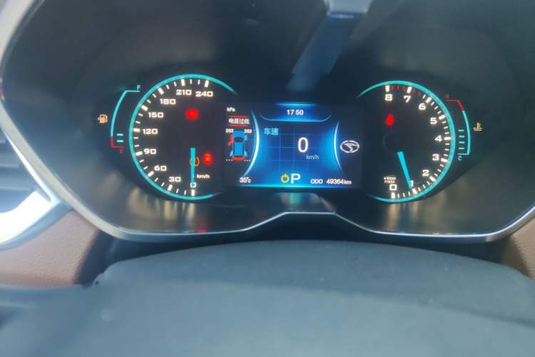 Used Soueast DX7 2017 1.5T Automatic Luxury Model Odometer Close Up