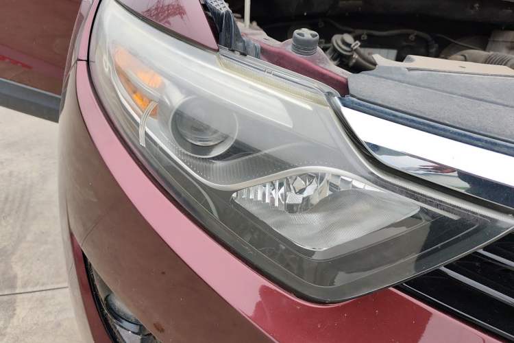 Used Soueast DX7 2017 1.5T Automatic Glory Edition Right Front Headlight