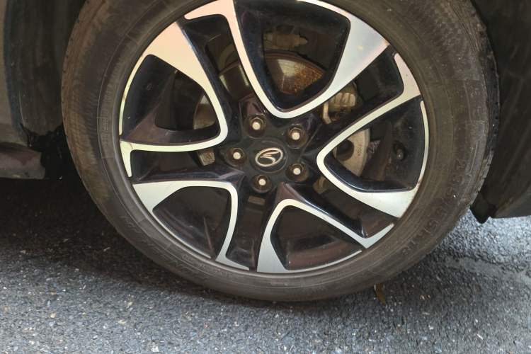 Used Soueast DX7 2017 1.5T Automatic Glory Edition Right Front Wheel Hub