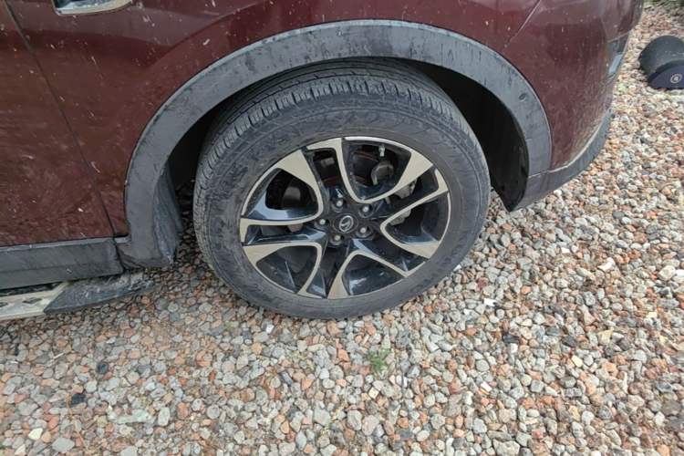 Used Soueast DX7 2017 1.5T Automatic Luxury Model Right Front Wheel Hub