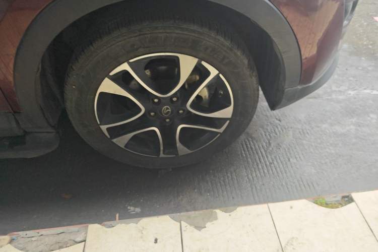 Used Soueast DX7 2017 1.5T Automatic Luxury Model Right Front Wheel Hub