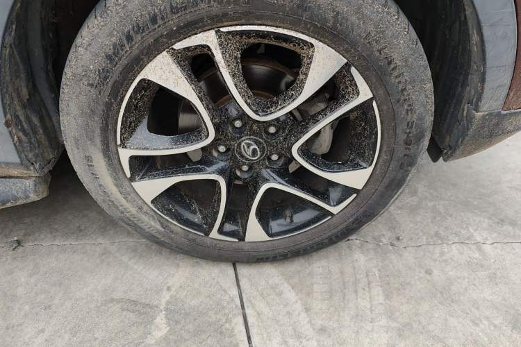 Used Soueast DX7 2017 1.5T Automatic Glory Edition Right Front Wheel Hub