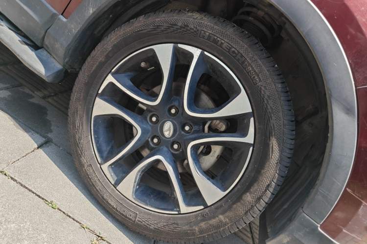 Used Soueast DX7 2017 1.5T Automatic Luxury Model Right Front Wheel Hub