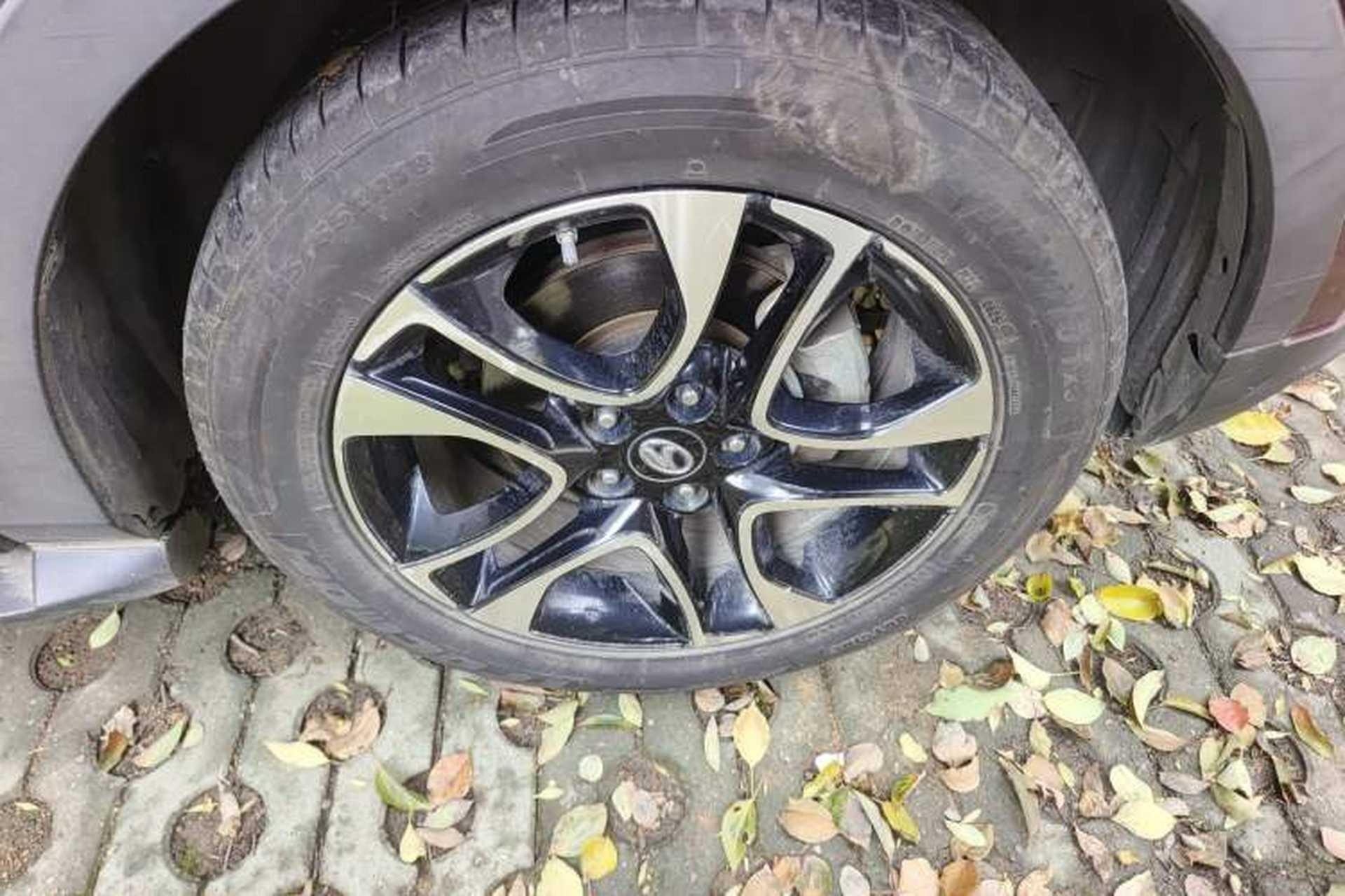 Used Soueast DX7 2017 1.5T Automatic Luxury Model Right Front Wheel Hub