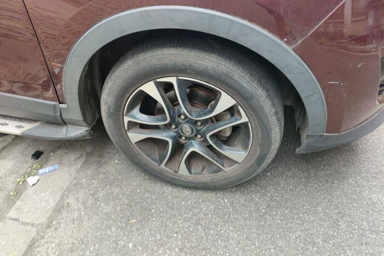 Used Soueast DX7 2017 1.5T Automatic Glory Edition Right Front Wheel Hub