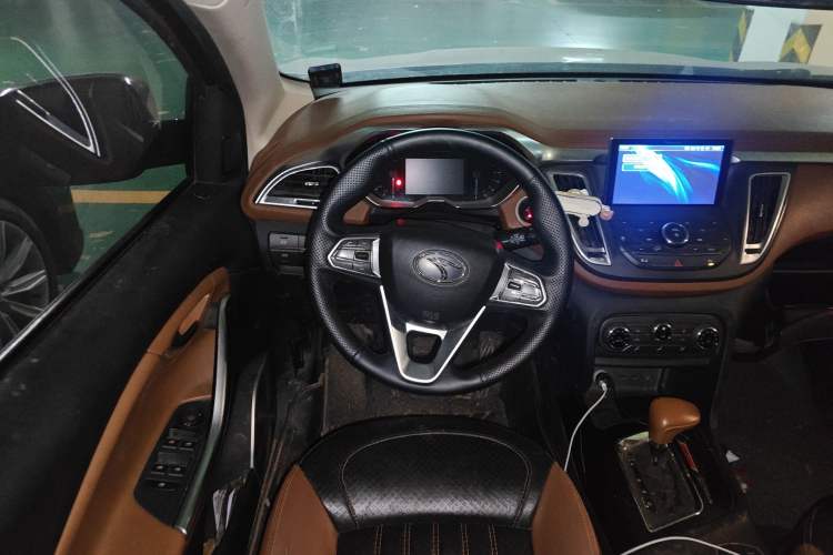 Used Soueast DX7 2017 1.5T Automatic Luxury Model Steering Wheel