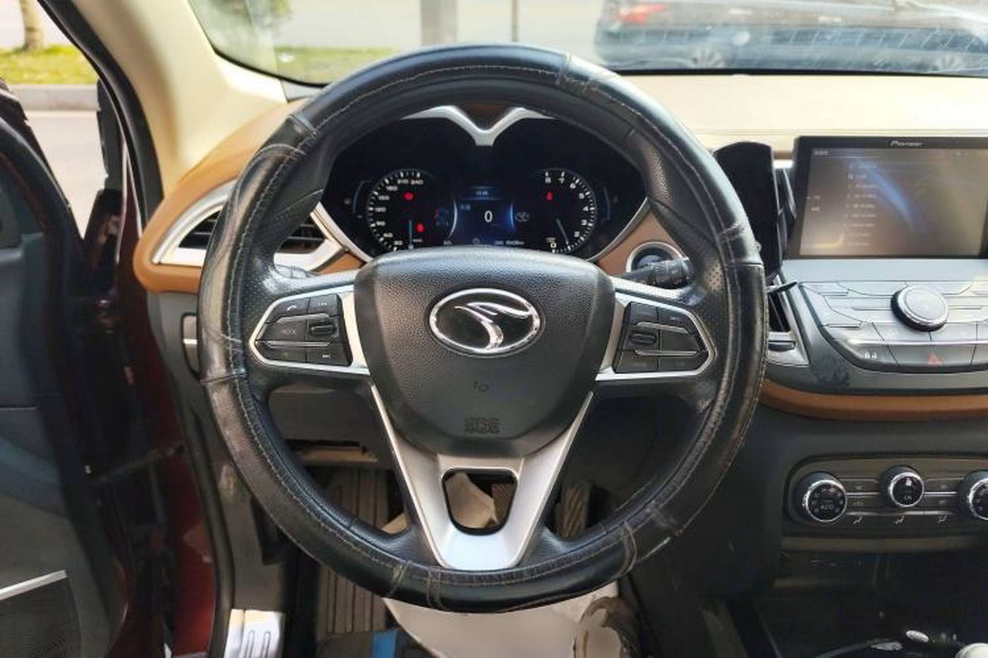 Used Soueast DX7 2017 1.5T Manual Triumph Edition Steering Wheel
