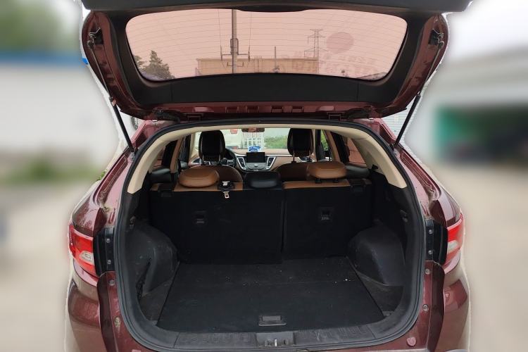 Used Soueast DX7 2017 1.5T Automatic Glory Edition Trunk