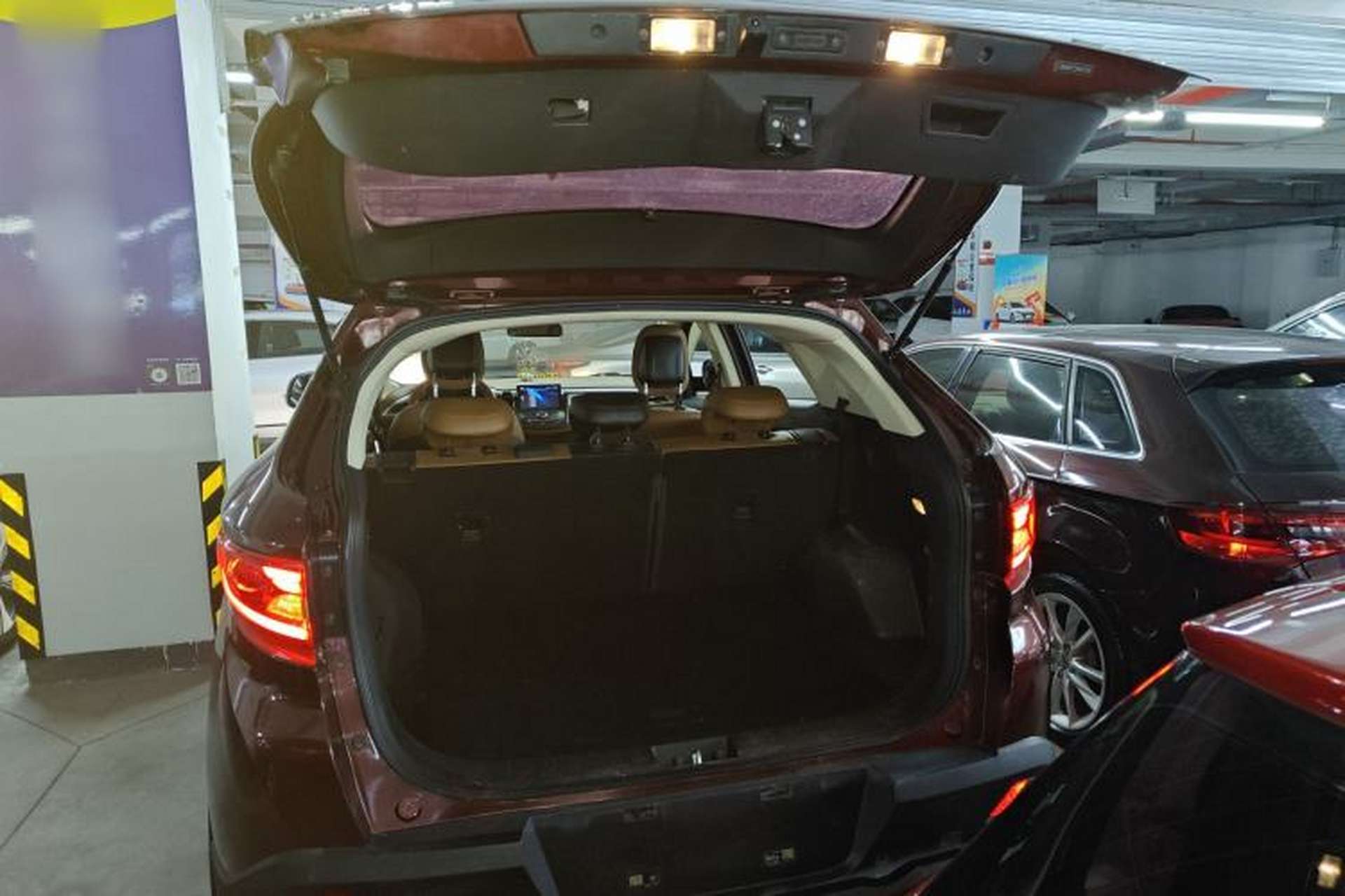 Used Soueast DX7 2017 1.5T Automatic Glory Edition Trunk