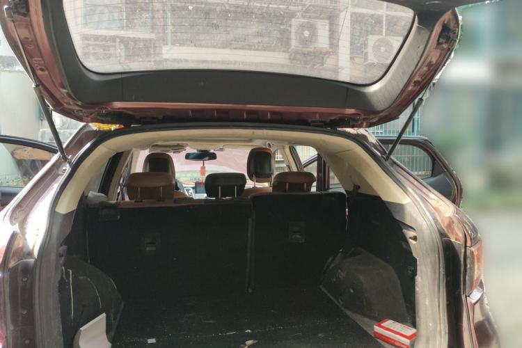 Used Soueast DX7 2017 1.5T Automatic Glory Edition Trunk