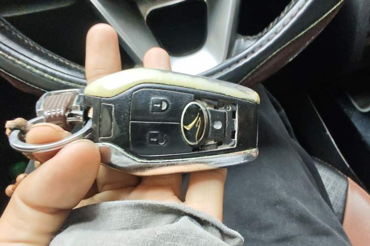 Used Soueast DX7 2017 1.5T Automatic Luxury Model Vehicle Key