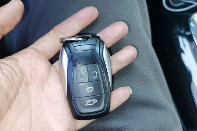 Used Soueast DX7 2017 1.5T Automatic Luxury Model Vehicle Key