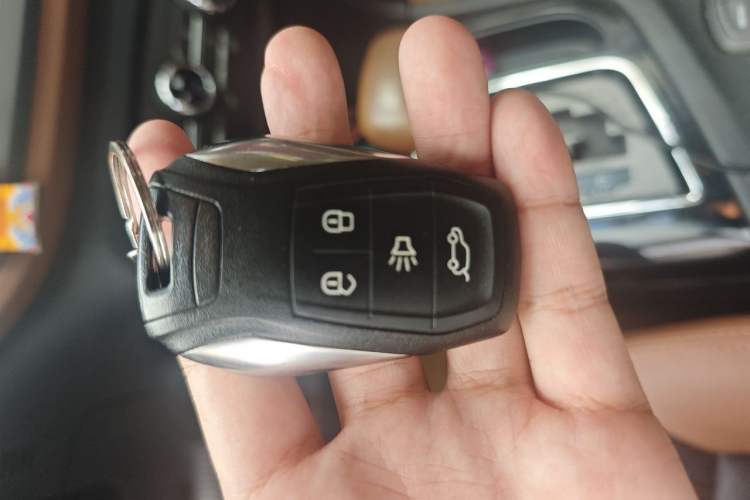 Used Soueast DX7 2017 1.5T Automatic Luxury Model Vehicle Key