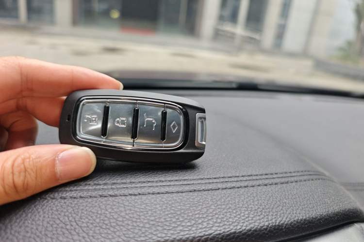 Used Soueast DX7 2017 1.5T Automatic Luxury Model Vehicle Key