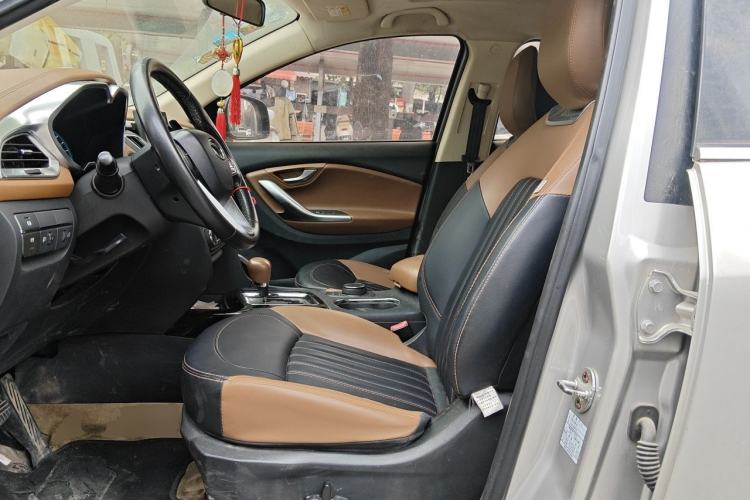 Used Soueast DX7 2017 1.5T Automatic Luxury Model Left Front Seat