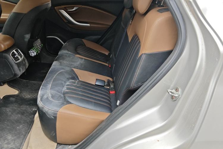 Used Soueast DX7 2017 1.5T Automatic Luxury Model Left Rear Seat