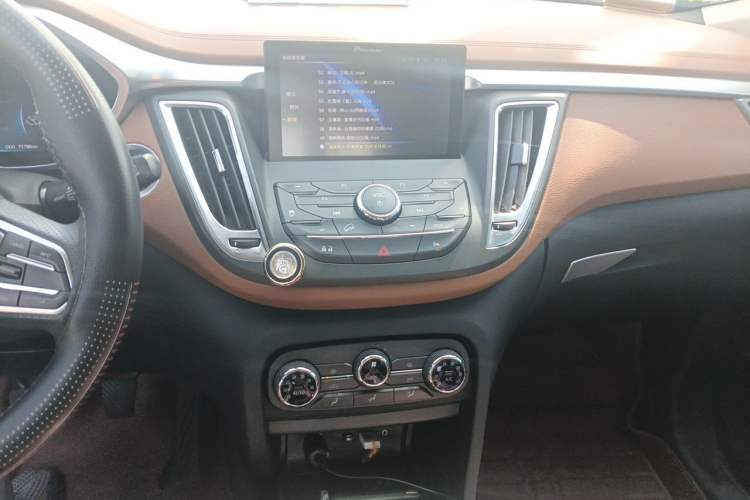 Used Soueast DX7 2017 1.5T Manual Triumph Edition Audio And AC Panel