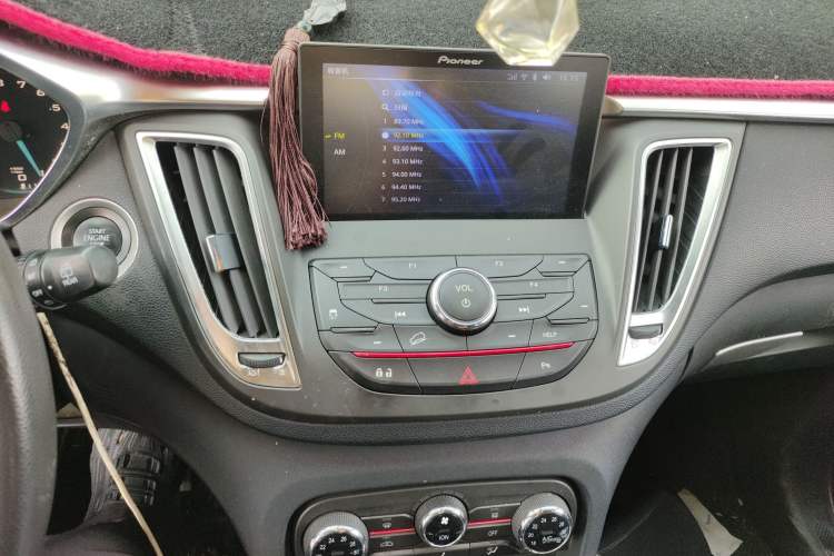 Used Soueast DX7 2017 1.5T Manual Triumph Edition Audio And AC Panel