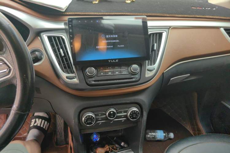 Used Soueast DX7 2017 1.5T Manual Triumph Edition Audio And AC Panel