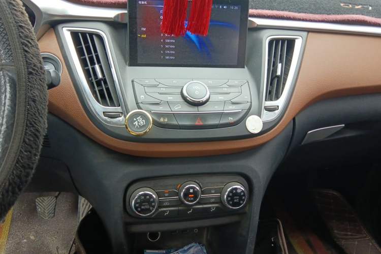 Used Soueast DX7 2017 1.5T Manual Triumph Edition Audio And AC Panel