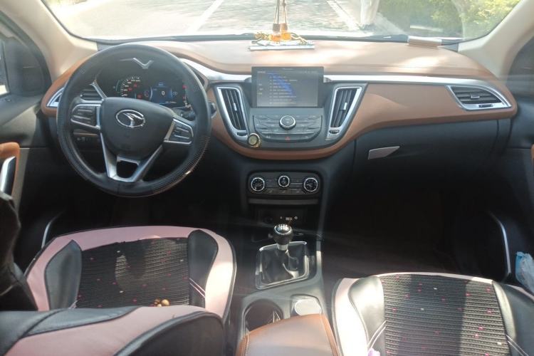 Used Soueast DX7 2017 1.5T Manual Triumph Edition Center Console