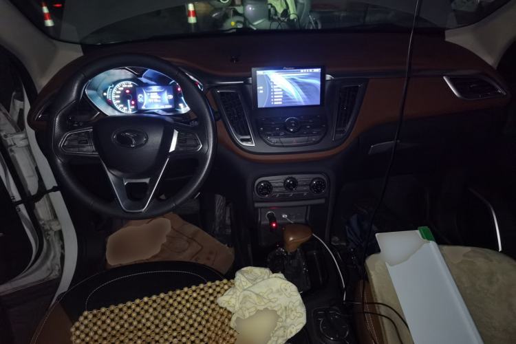 Used Soueast DX7 2017 1.5T Automatic Glory Edition Center Console