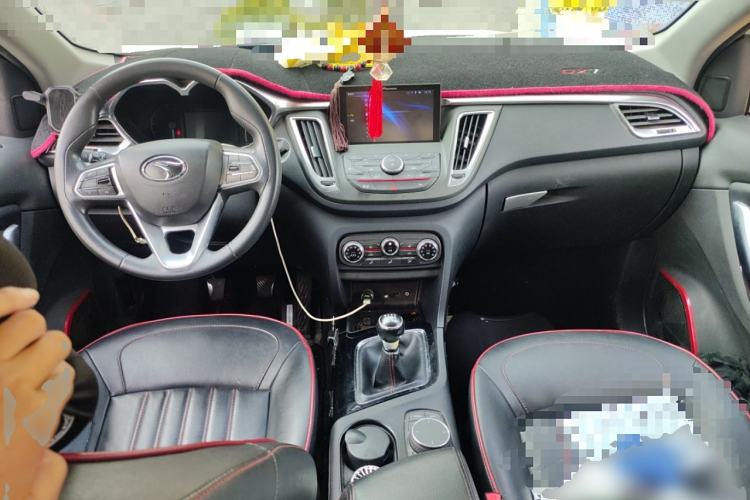 Used Soueast DX7 2017 1.5T Manual Triumph Edition Center Console