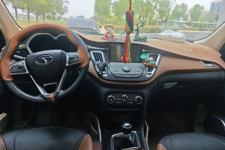 Used Soueast DX7 2017 1.5T Manual Triumph Edition Center Console