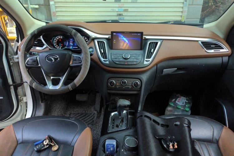 Used Soueast DX7 2017 1.5T Automatic Glory Edition Center Console