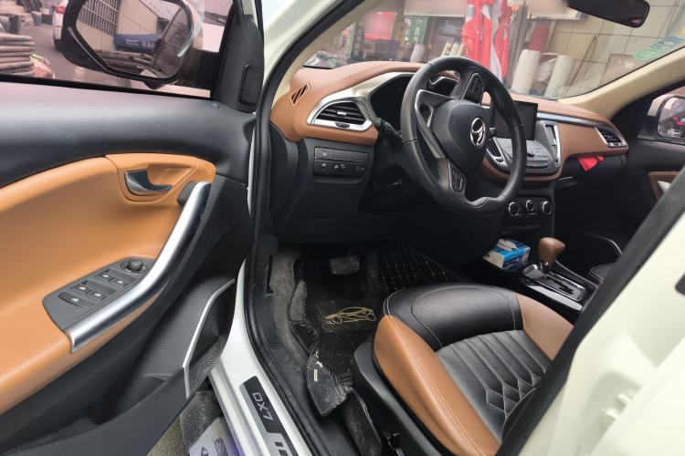 Used Soueast DX7 2017 1.5T Automatic White Rider Trim Driver Seat