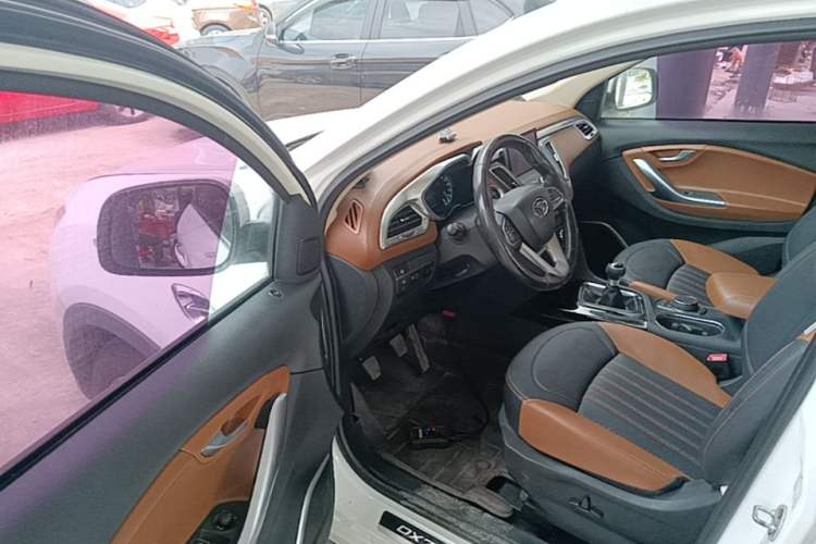Used Soueast DX7 2017 1.5T Manual Luxury Model Driver Seat