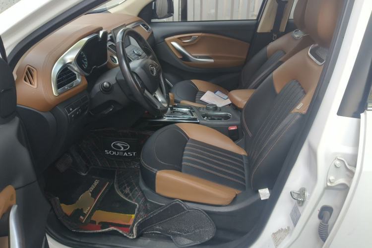 Used Soueast DX7 2017 1.5T Automatic Glory Edition Driver Seat