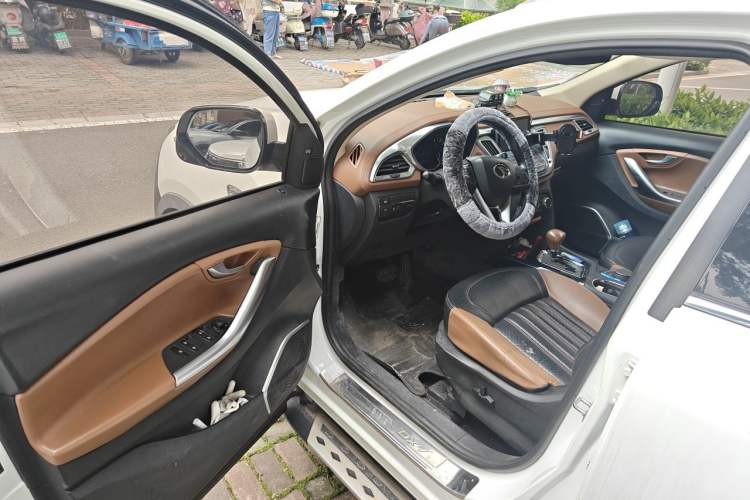 Used Soueast DX7 2017 1.5T Automatic Luxury Model Driver Seat