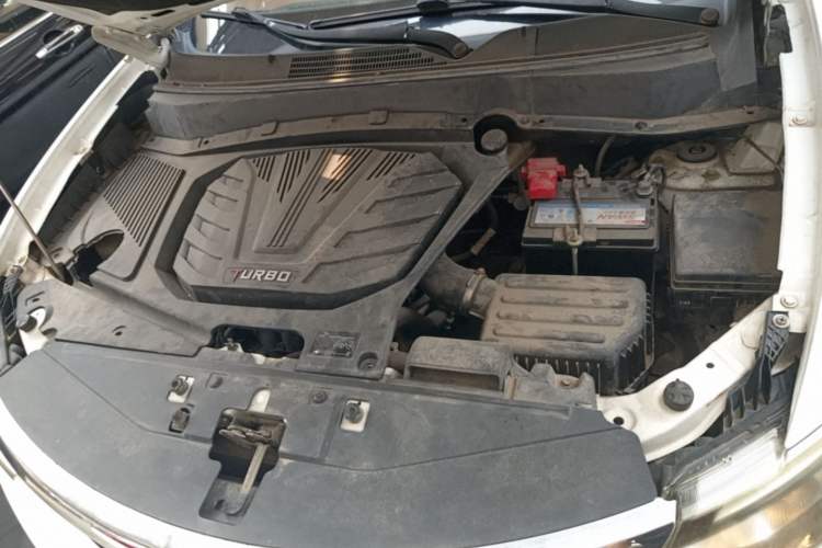 Used Soueast DX7 2017 1.5T Automatic Luxury Model Engine Bay