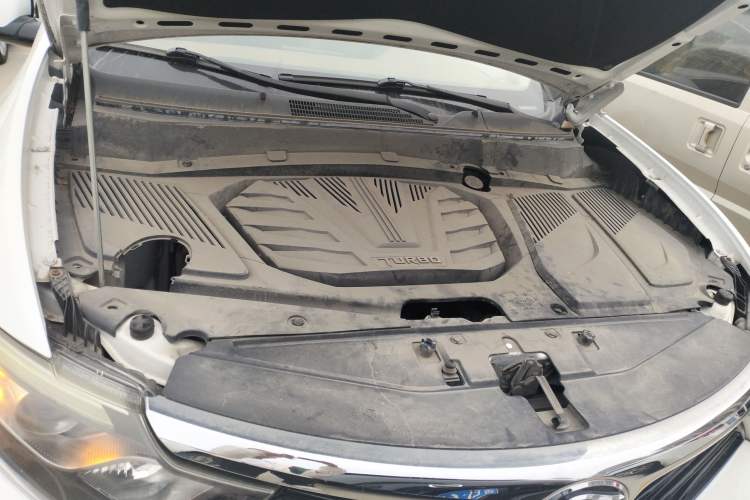 Used Soueast DX7 2017 1.5T Manual Triumph Edition Engine Bay